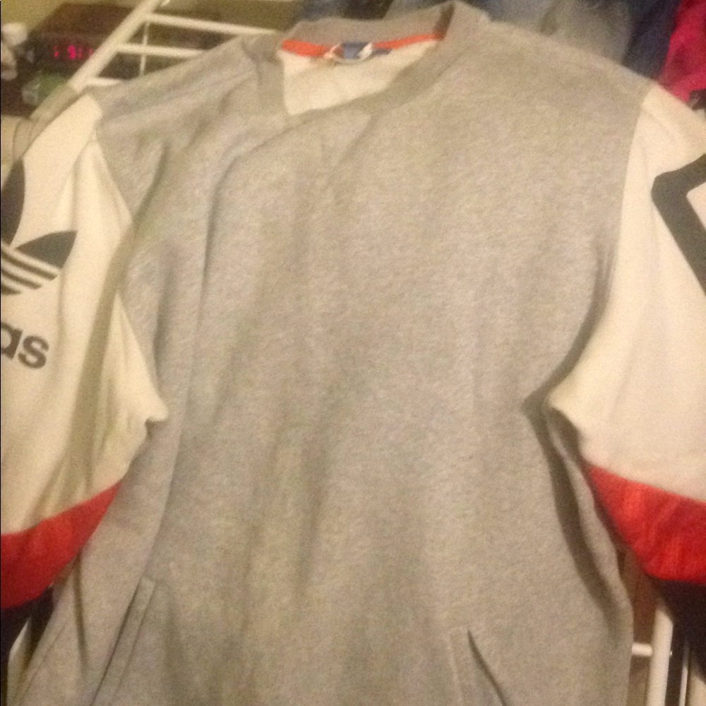 BRAND  NEW ADDIAS SWEATER FOR  CHEAP 💯💯